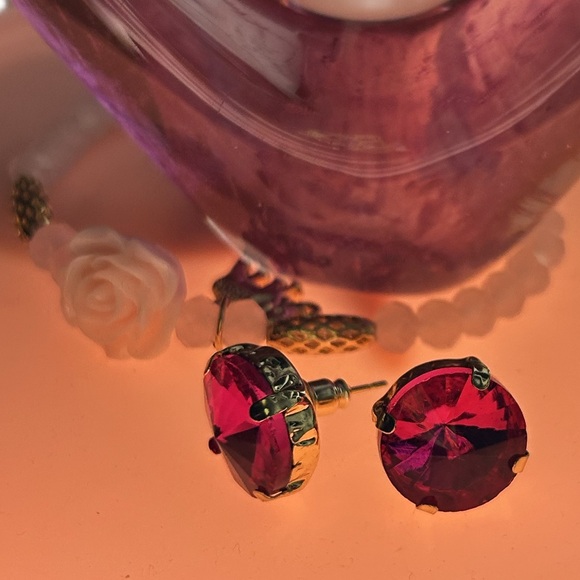 Jewelry - Hot Pink Crystal Stud Pierced Earrings gold tone backings .5” Valentine